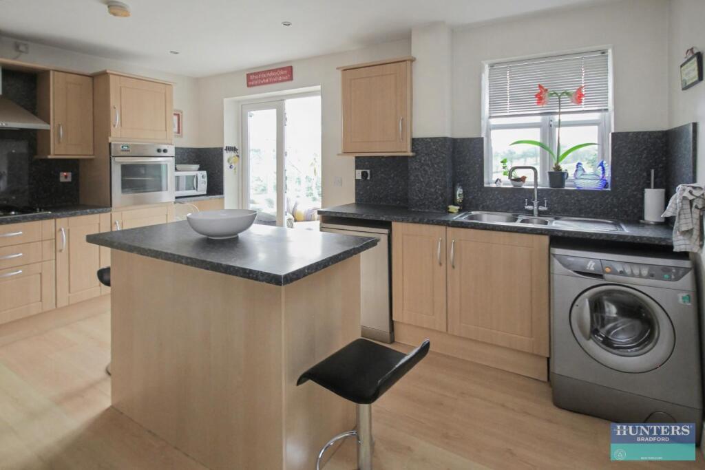 House in Bradford, West Yorkshire - View 4