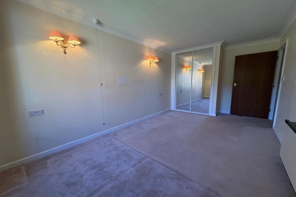 Apartment in St Albans - View 5