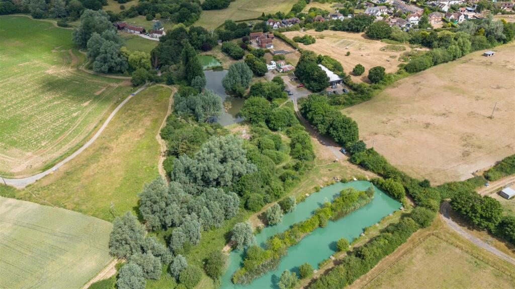 Nounsley Road, Hatfield Peverel photo 3