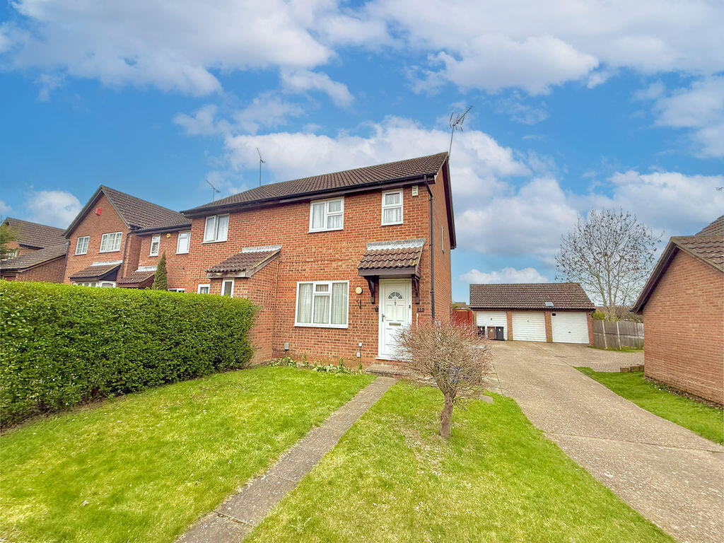 3-bed terraced on Goldcrest Close, Luton , £315,000
