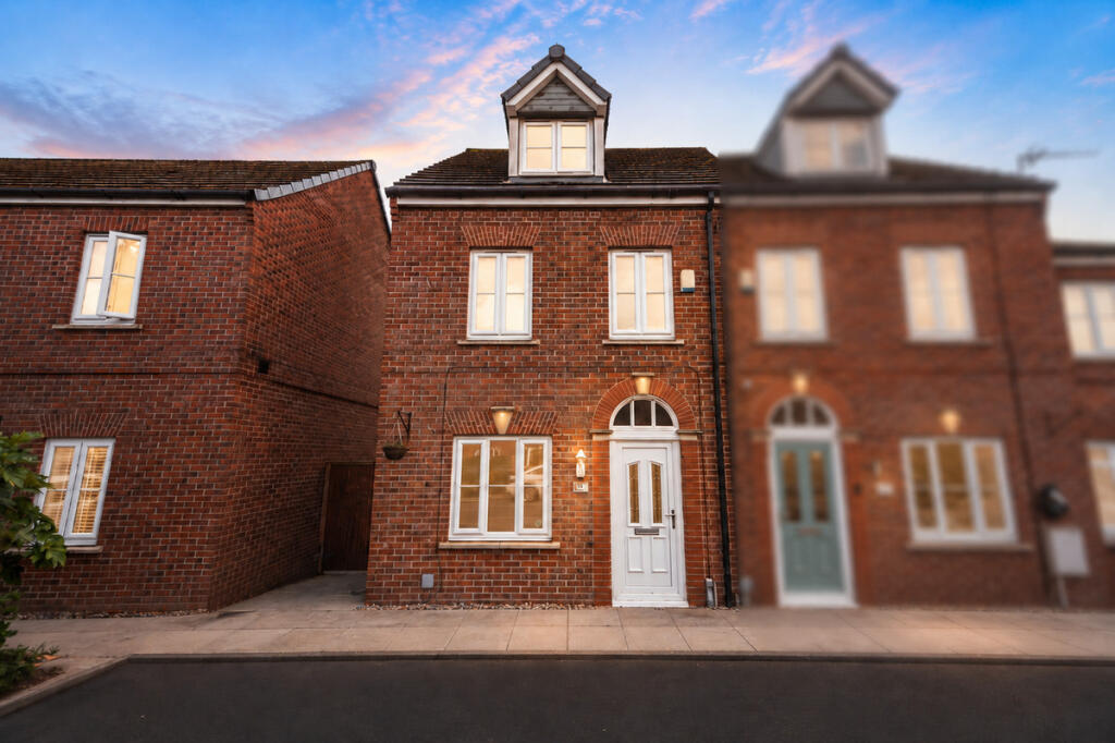 Main image of property: Windmill Close, Oldham, OL2