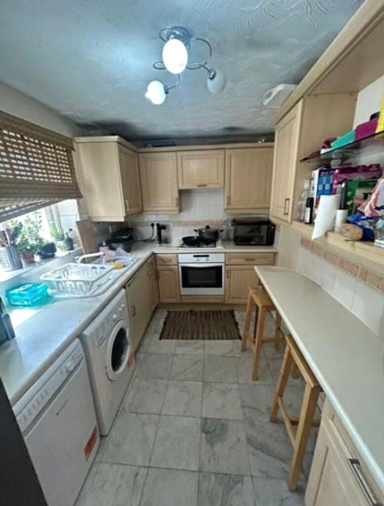 House in Gillingham, Medway - View 5