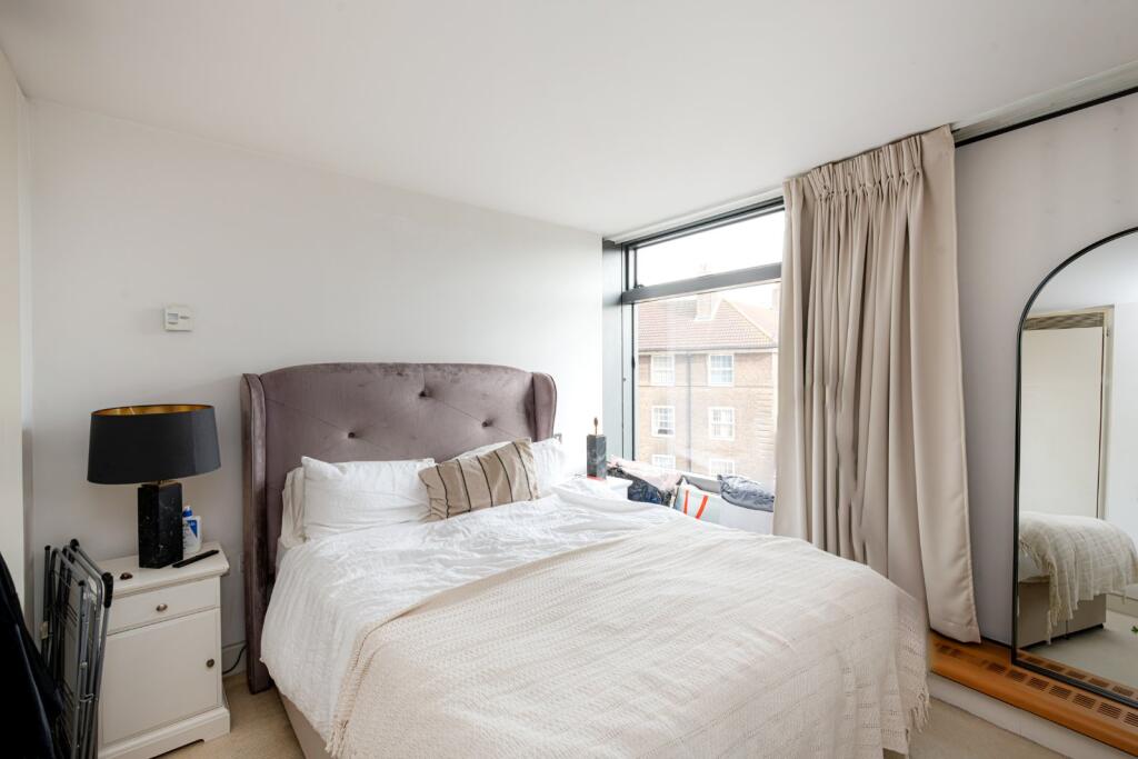 Apartment in London - View 5
