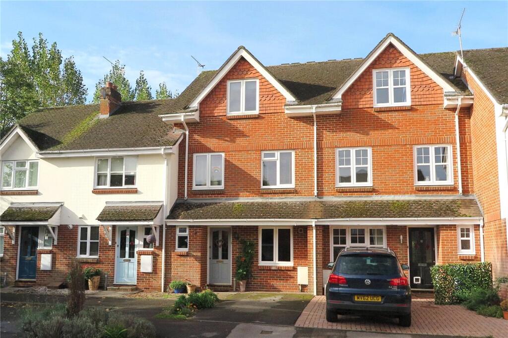 Main image of property: Ferns Mead, Farnham, Surrey, GU9