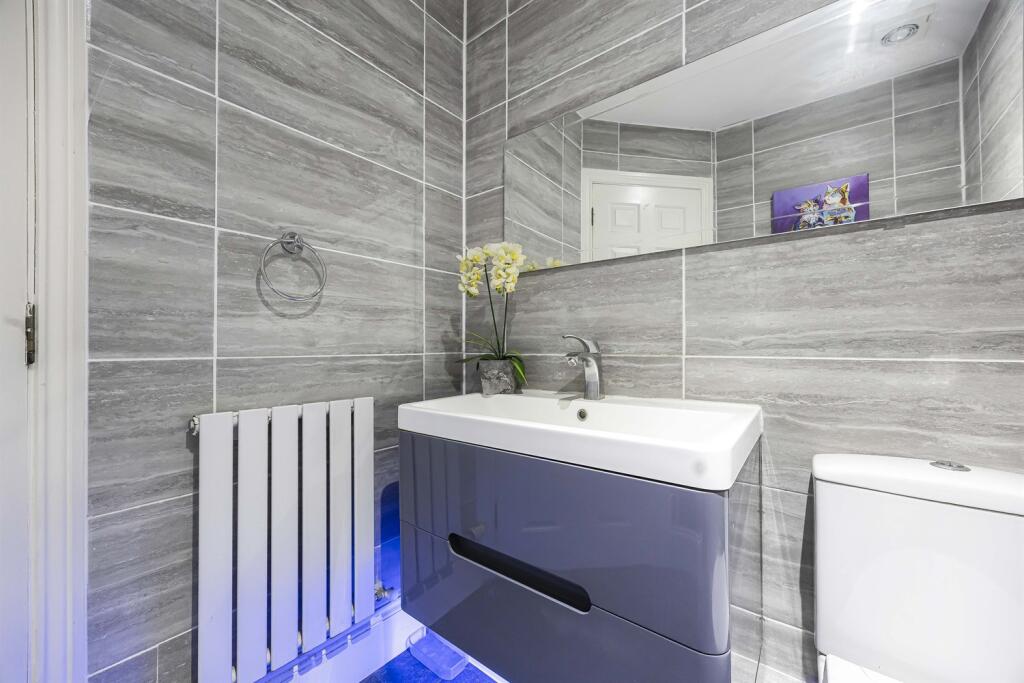 House in Reading, Emmer Green - More