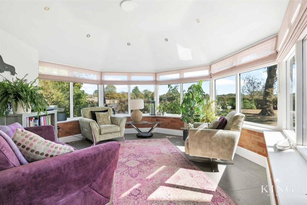 House in Worcester - View 4