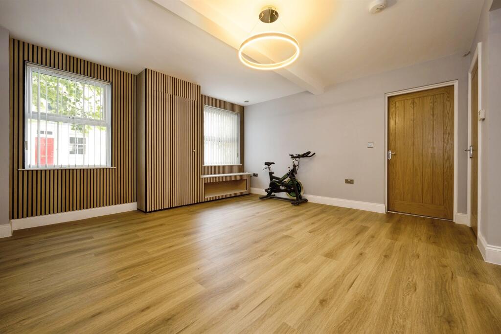 Apartment in Luton, Leighton-Linslade - View 5