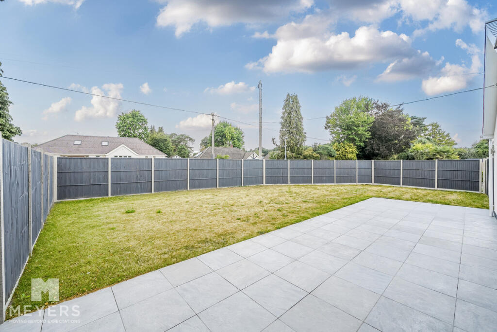 Woodside Close, Ferndown, BH22 9 photo 3