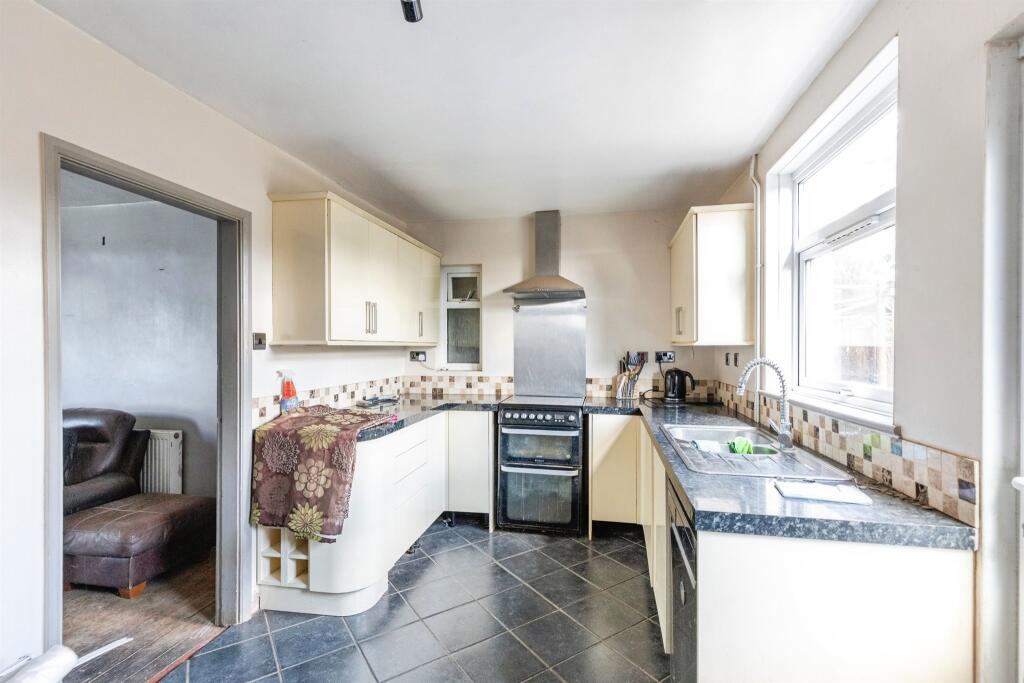 House in Northampton, Wellingborough - View 4