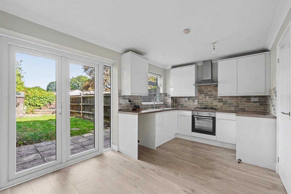 House in Gillingham, Parkwood - More