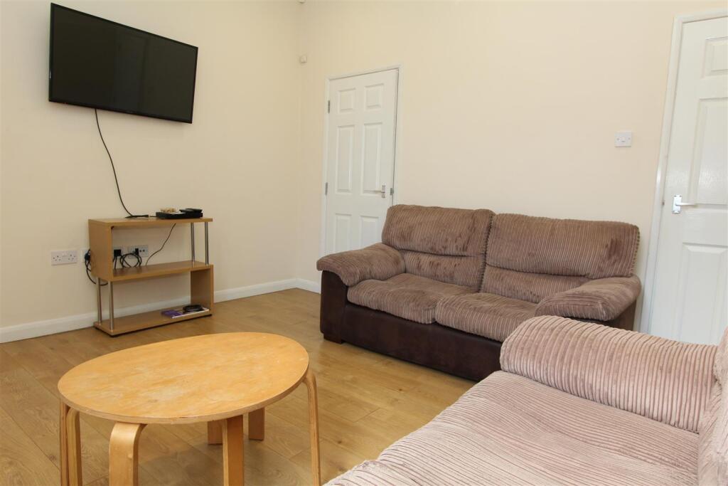 House in Sheffield, Moorfoot, Highfield - View 4