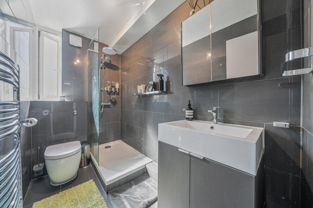 Apartment in London - More