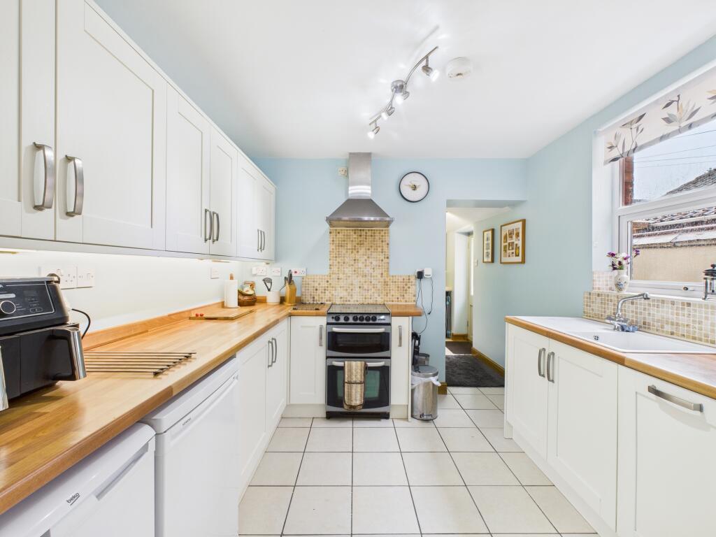 House in Bridgwater, Sydenham, Somerset - More
