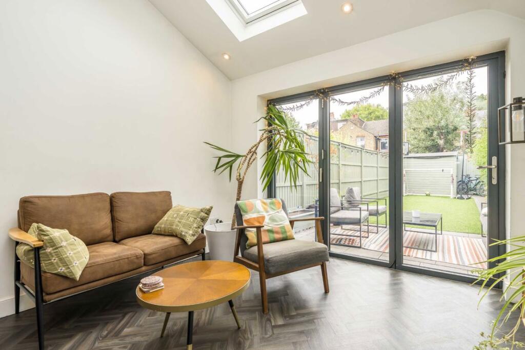 House in Twickenham - View 4