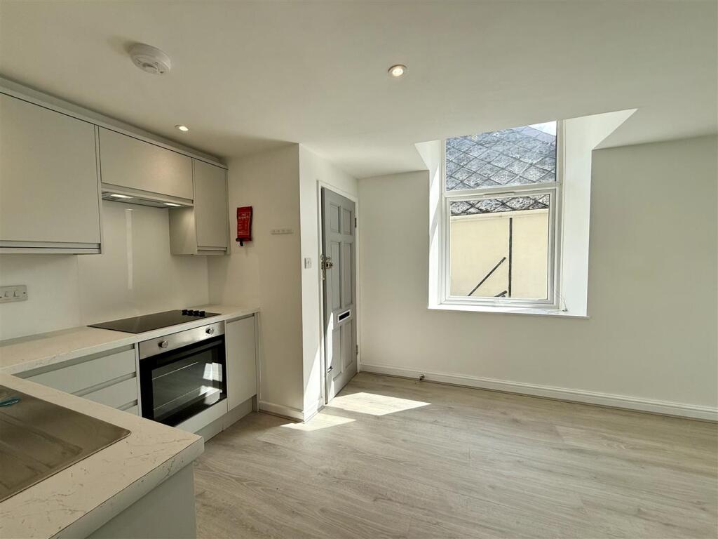 Penmaenmawr Road, Llanfairfechan - View 2