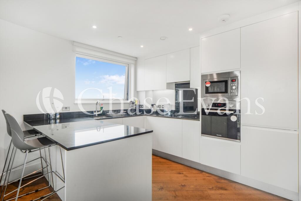 Main image of property: Gateway Tower, 28 Western Gateway, Royal Docks, London, E16