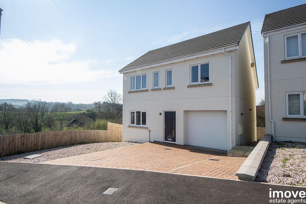 4-bed detached on Tribune Drive, Kingsteignton, Newton Abbot, TQ12, £375,000