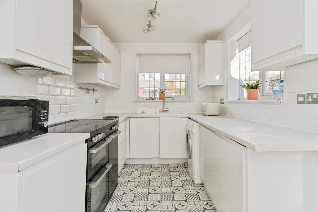 Carlton View, Allerton Bywater, CASTLEFORD photo 3