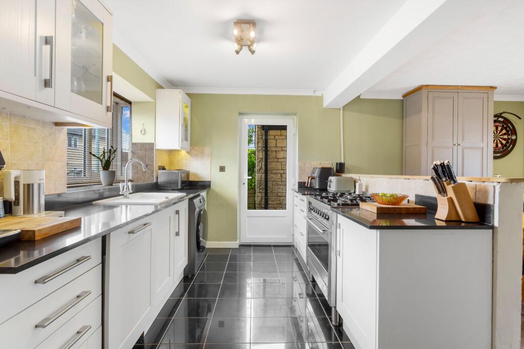 House in Gloucester - View 4