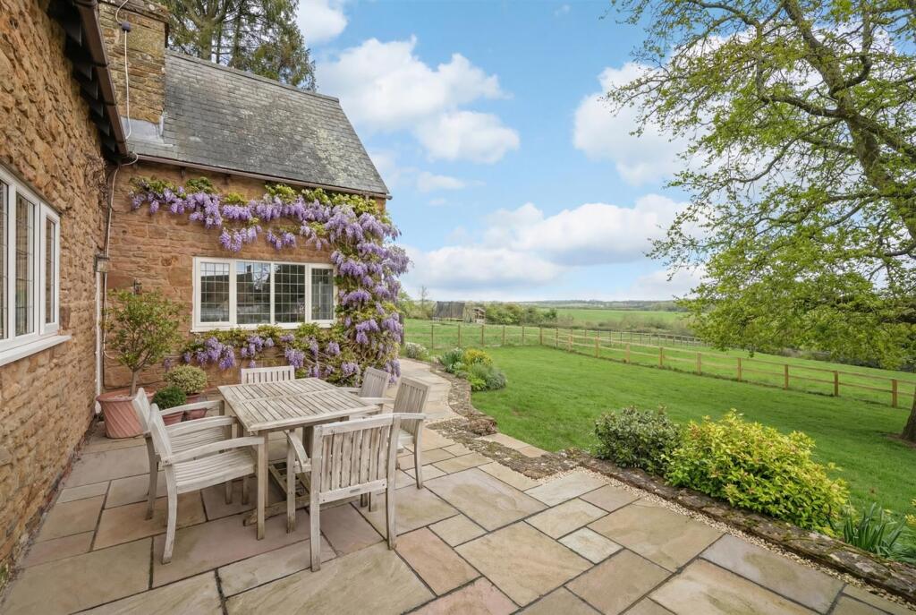 Yew Tree Lane, Spratton, Northampton - View 3