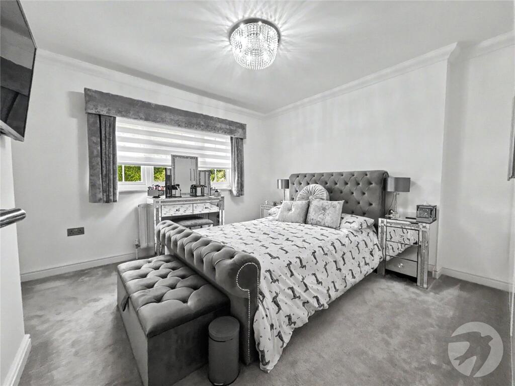 House in Sidcup, Blackfen - View 2