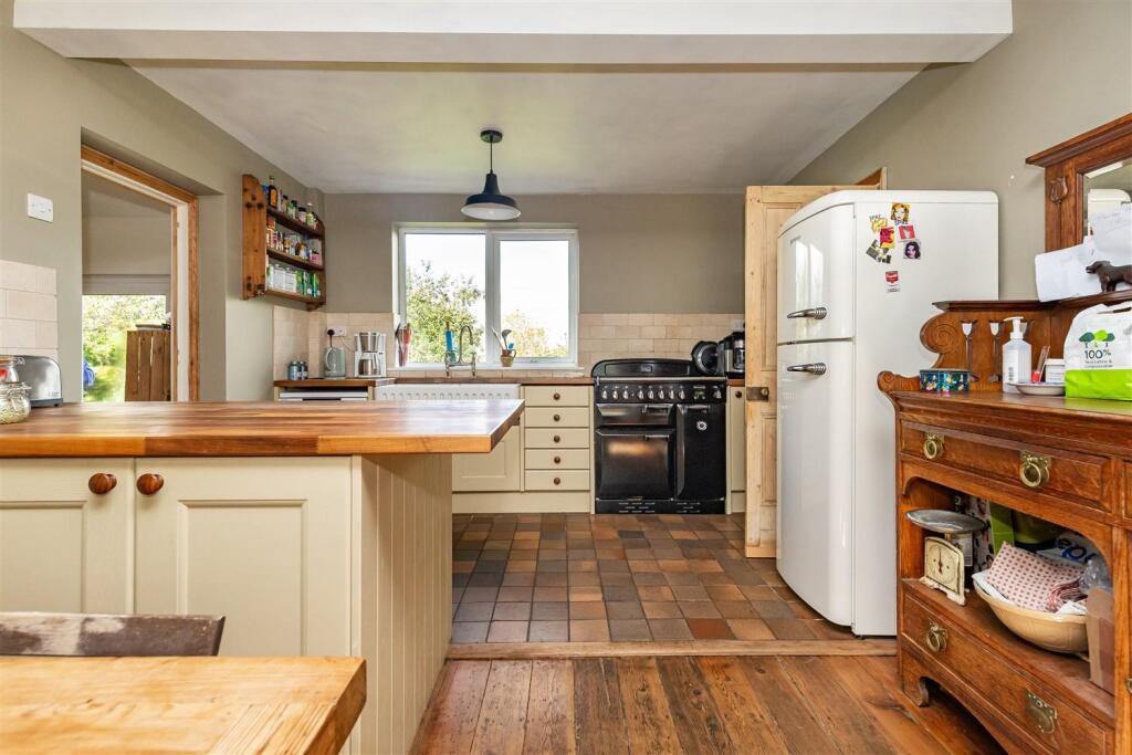 Hilltop Cottages, Mount Road, Theydon Mount. photo 4