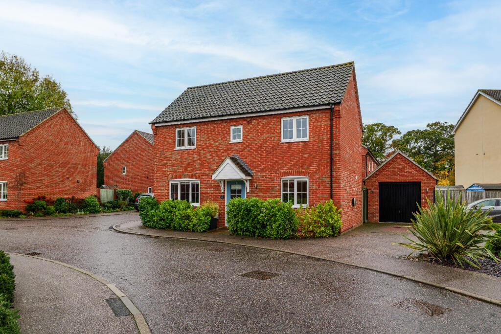 3-bed detached on Poll Close, Wymondham, Norfolk, £315,000