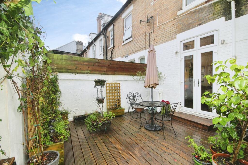 Eldon Place, WESTBOURNE, BH4 photo 2