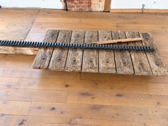 Feature Original Sluice Gate