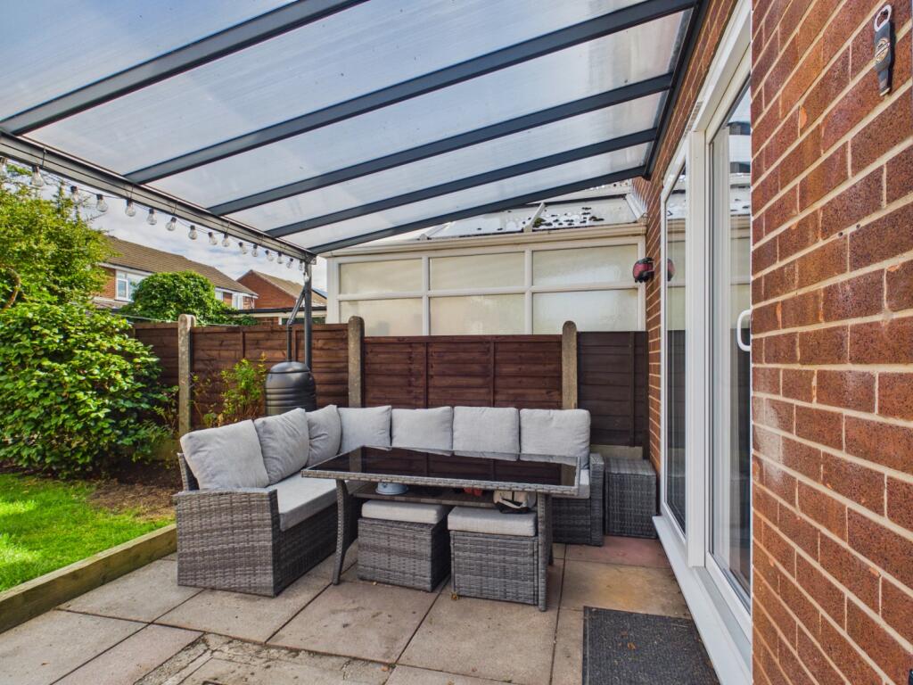 House in Poynton, Midway - View 5