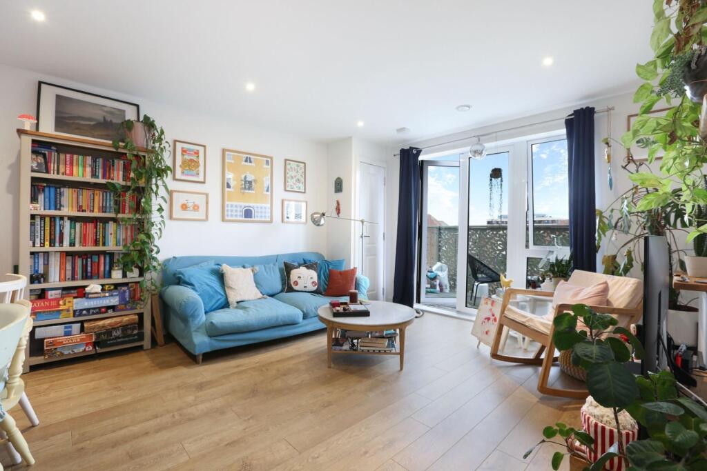 Main image of property: Lomond Grove, London, SE5