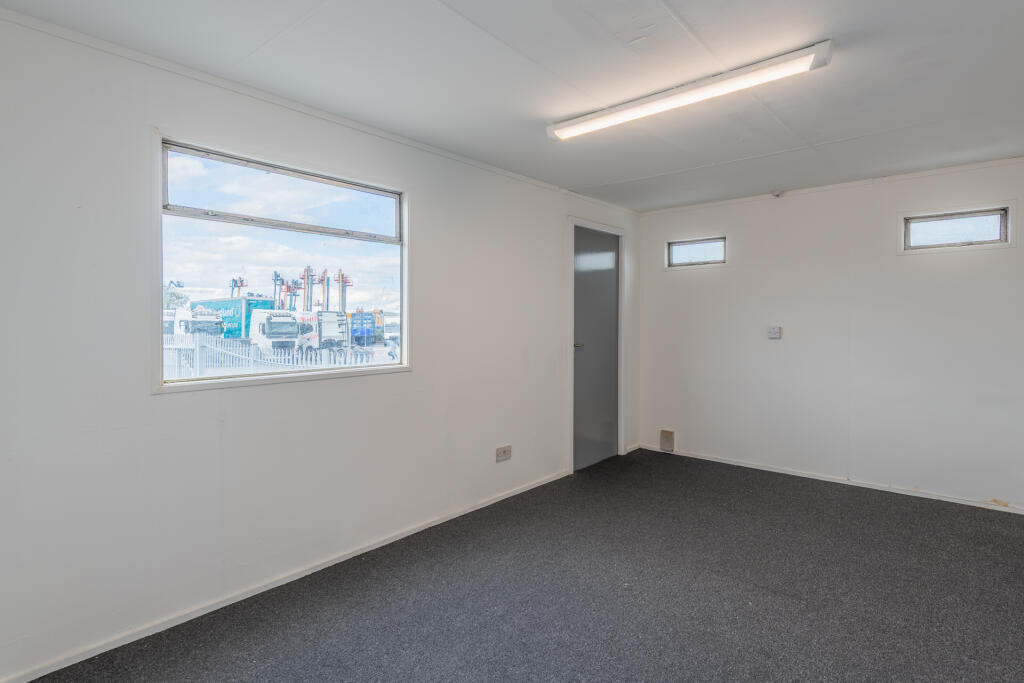 Unit 6 Dean Road Trading Estate, Avonmouth WEB-63.jpg