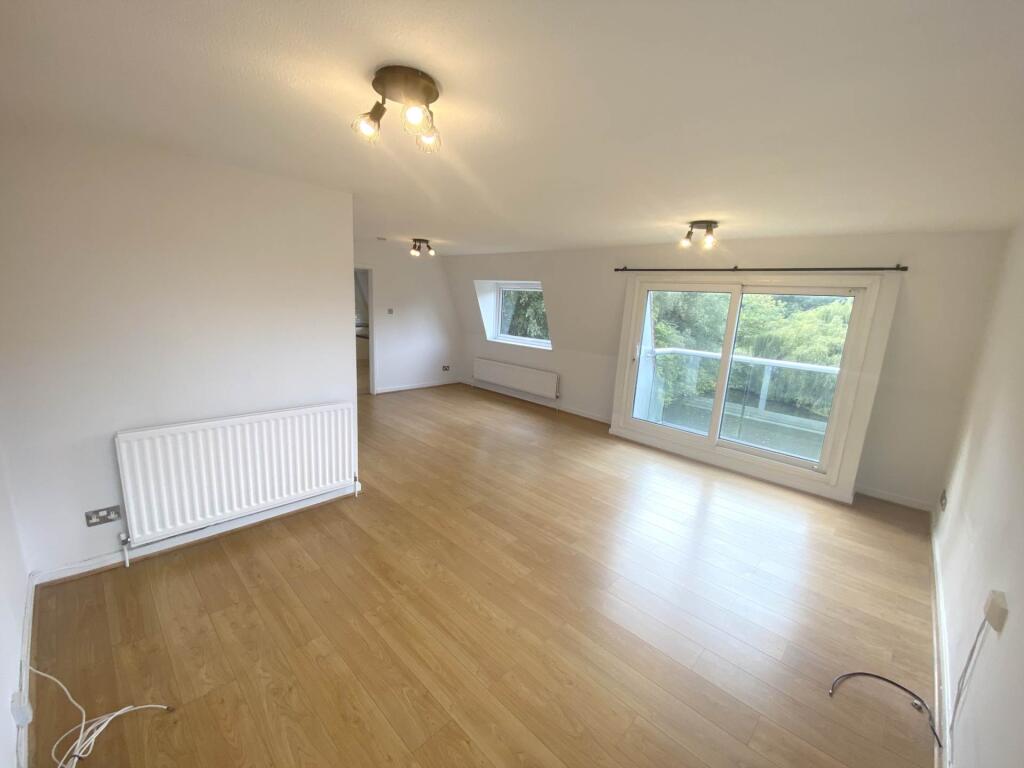 Apartment in Watford - View 5