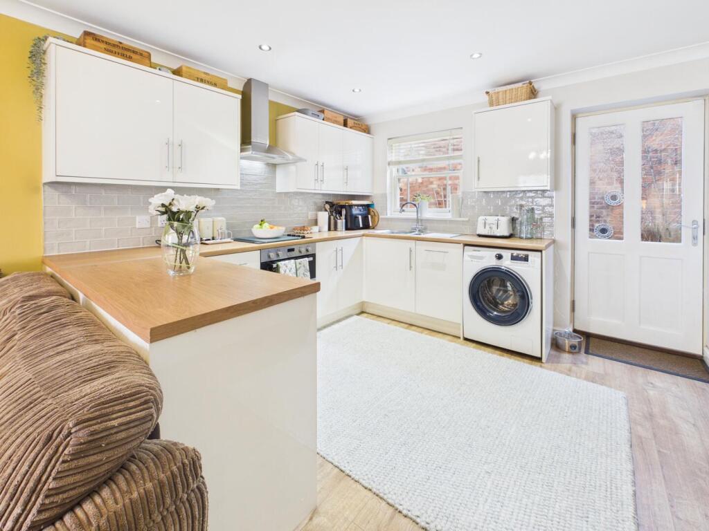1 Banks Court, Horncastle photo 4