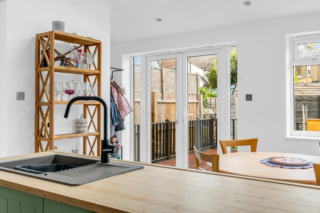 Clements Street, Ware, SG12 - View 5