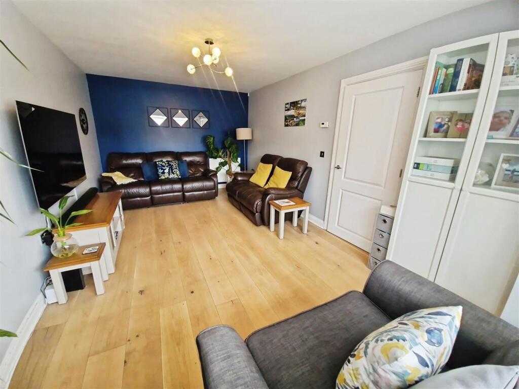Irelands Croft Close, Sandbach photo 4