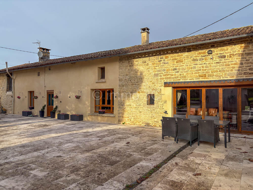 Main image of property: Poitou-Charentes, Deux-Sèvres, Sauzé-entre-Bois