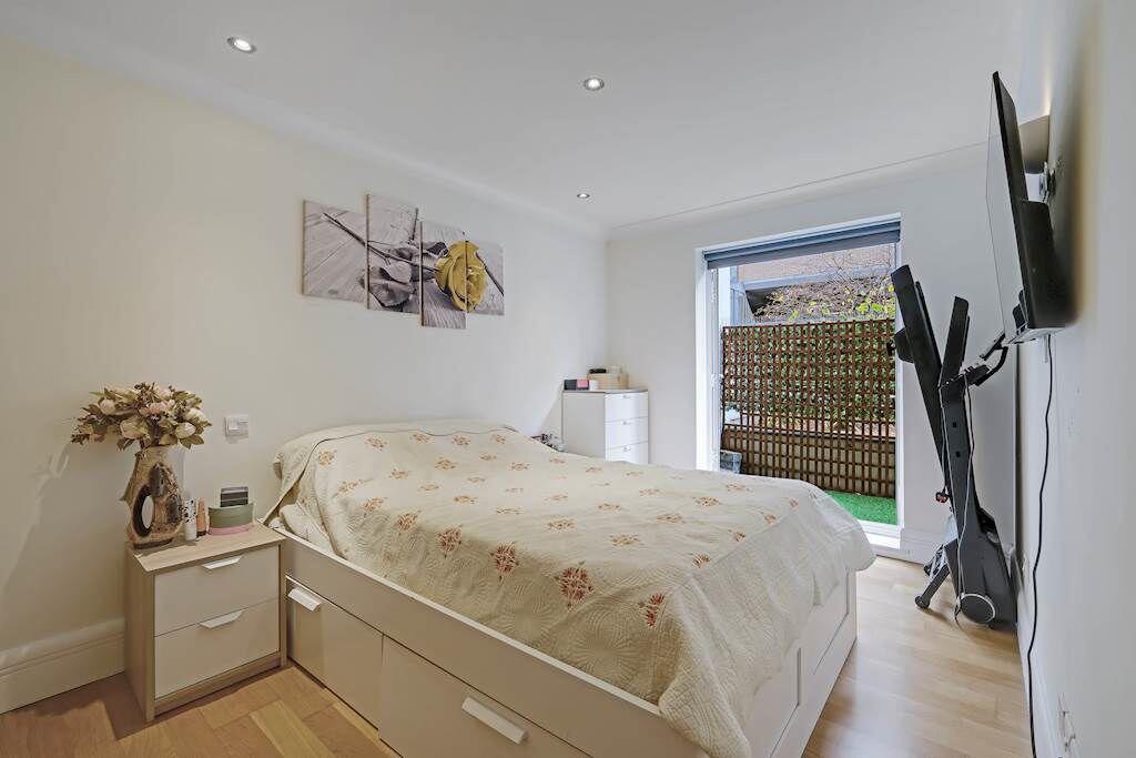 Apartment in London - View 5