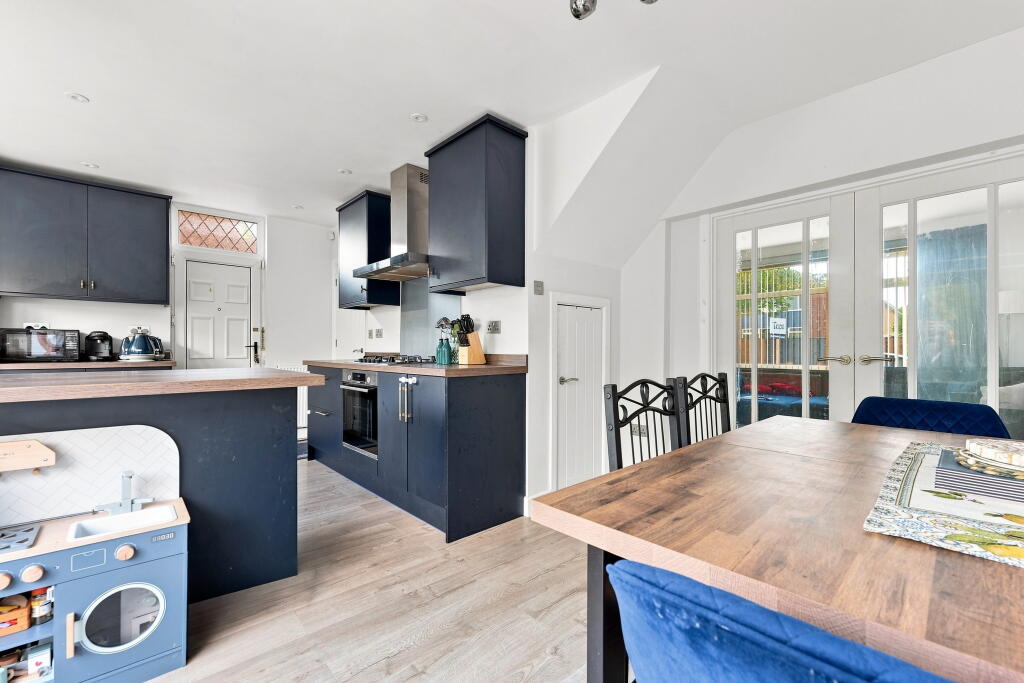 House in Rotherham, South Yorkshire - View 4