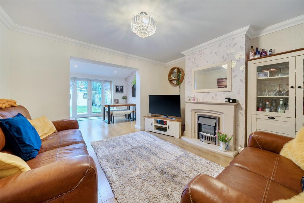 House in Fareham, Portchester - More