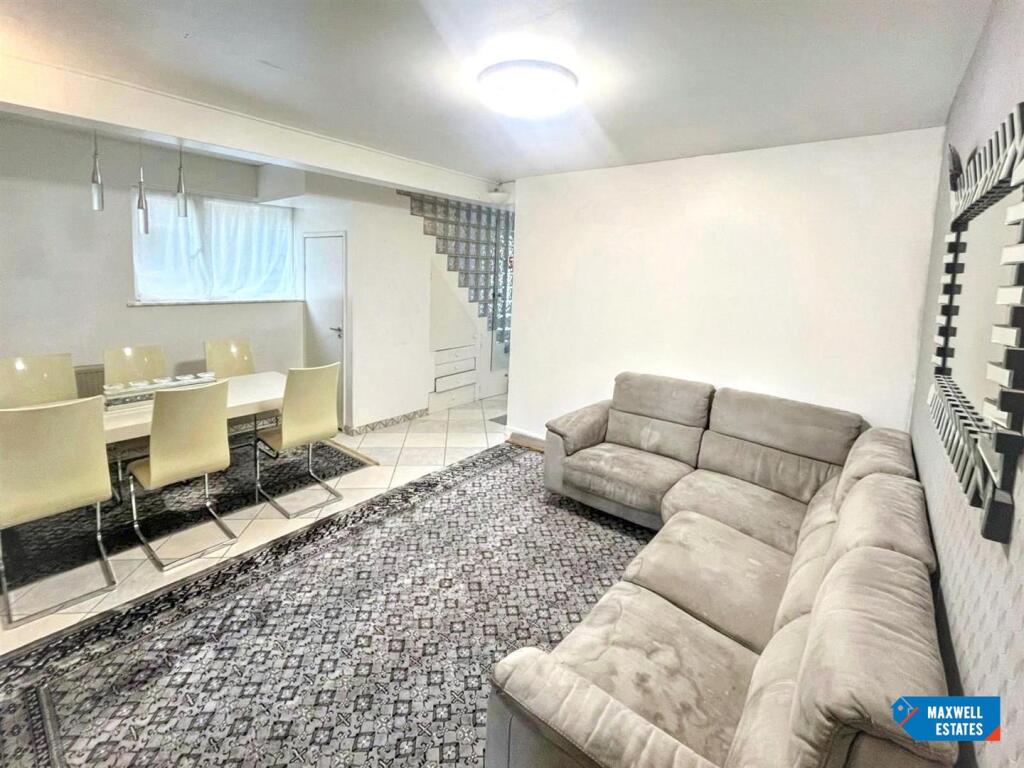 Main image of property: Oakleigh Avenue