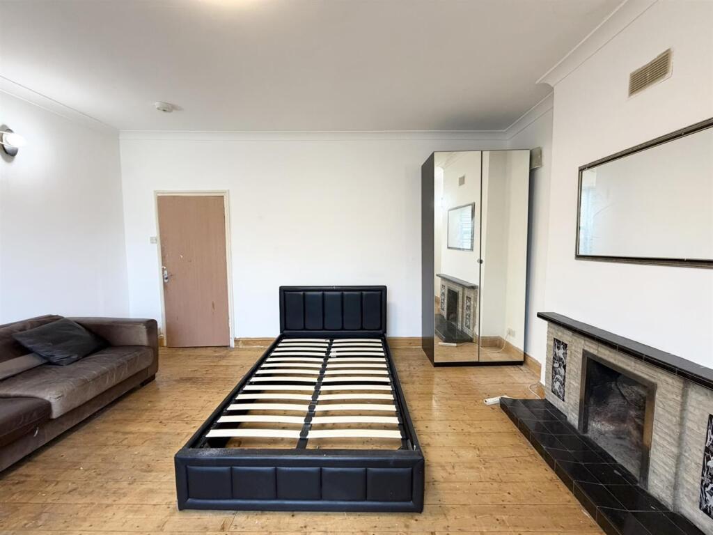 House in London, Brondesbury Park, Brondesbury - View 3