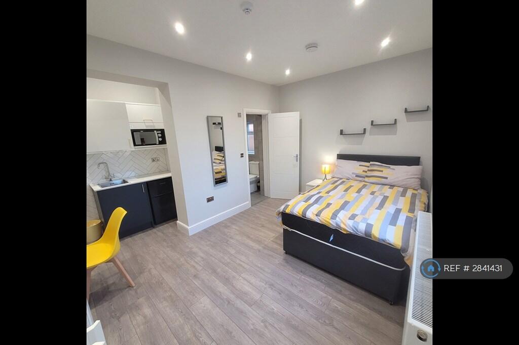 Main image of property: Suffolk Avenue, Southampton, SO15