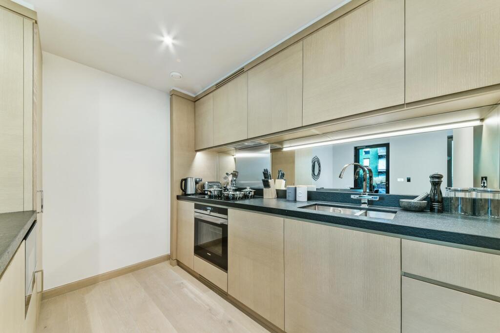 House in London - View 5