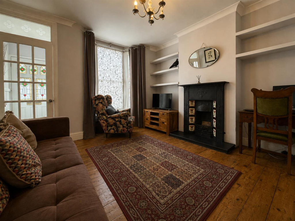 House in Stanford-le-Hope, Essex - More