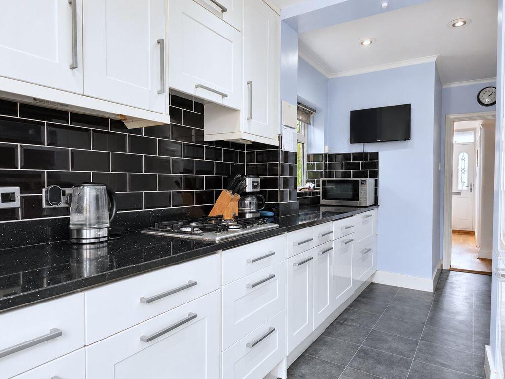 House in Hemel Hempstead, High Wycombe Community Board - View 5