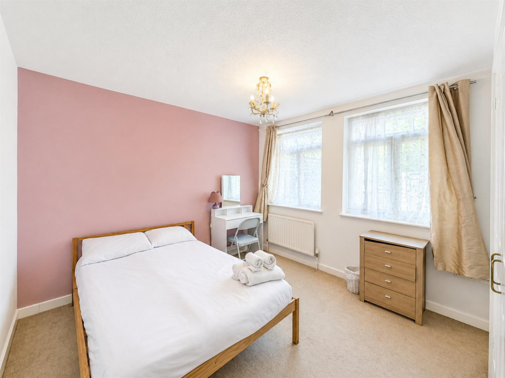 Apartment in Twickenham - View 4