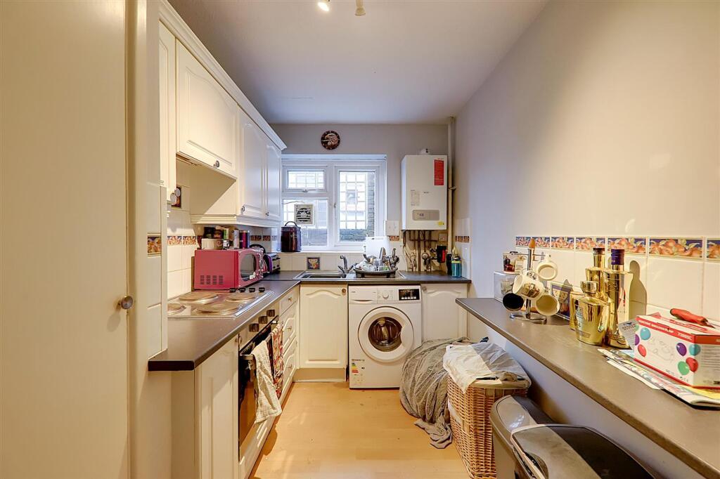 Apartment in Brighton - View 5