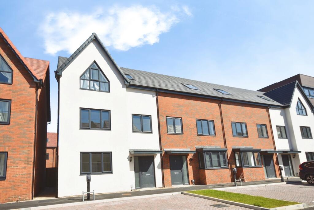 Main image of property: Sanders Lane, Aylesbury, Buckinghamshire, HP21