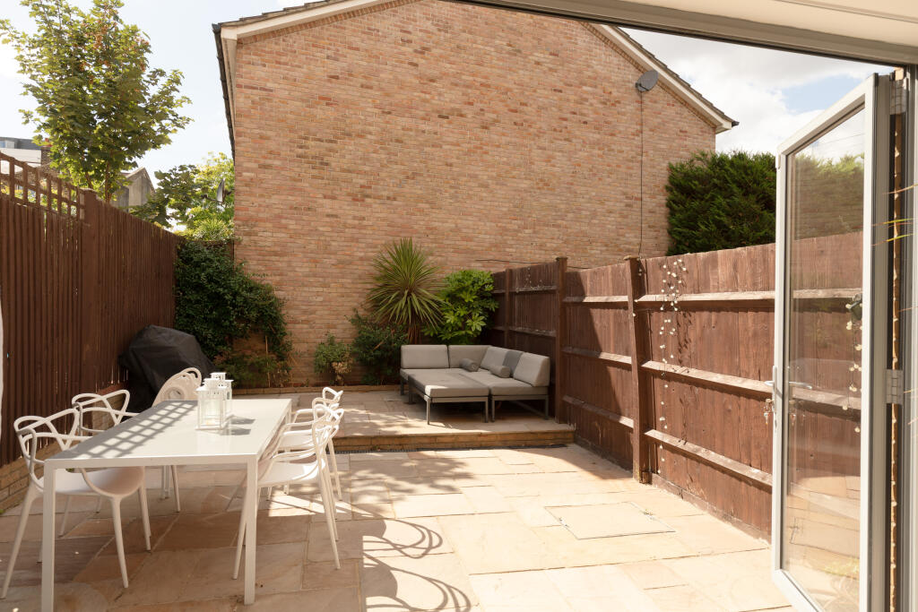 House in London, Cossall Estate, Nunhead - View 3